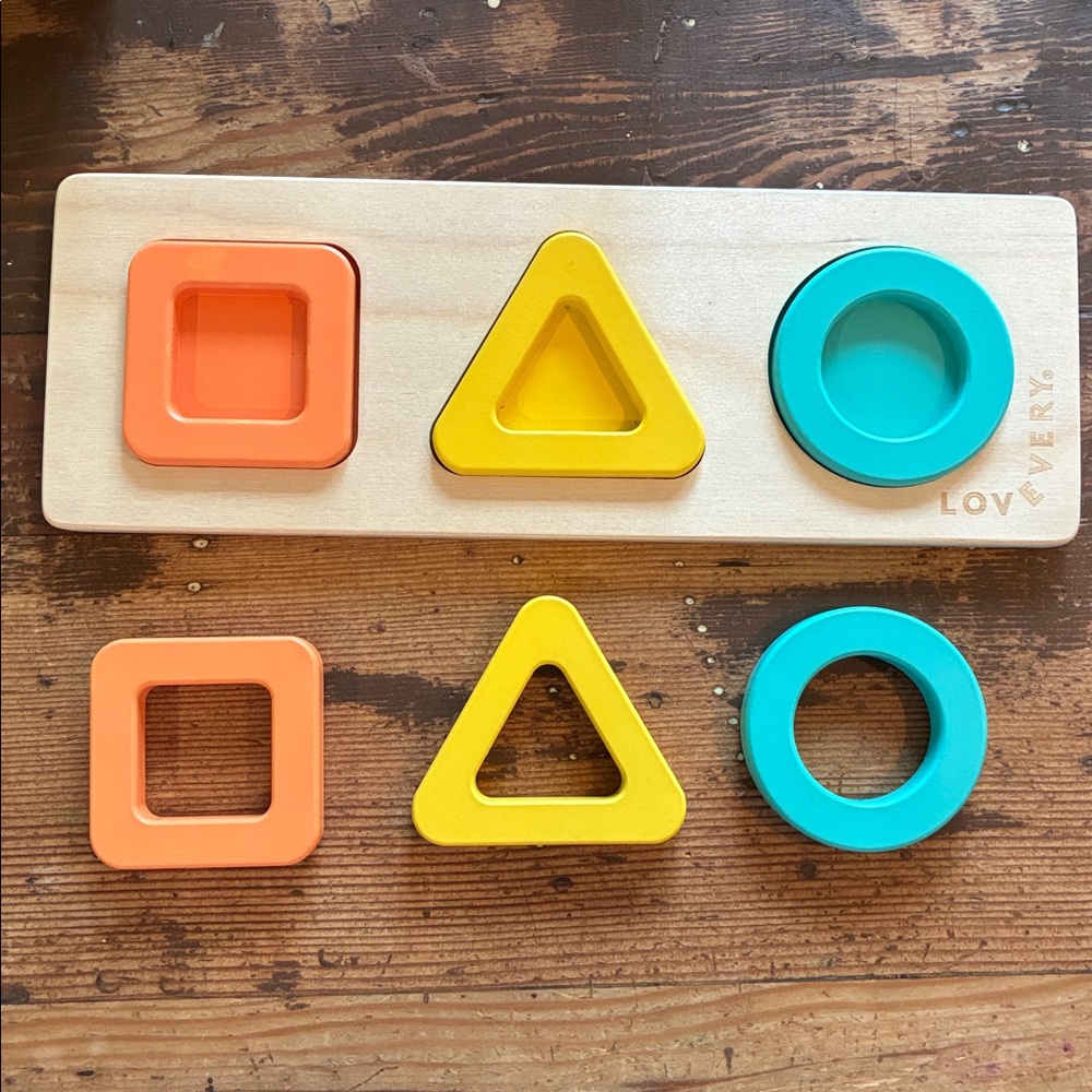 Lovevery First Shapes montessori toddler  puzzle